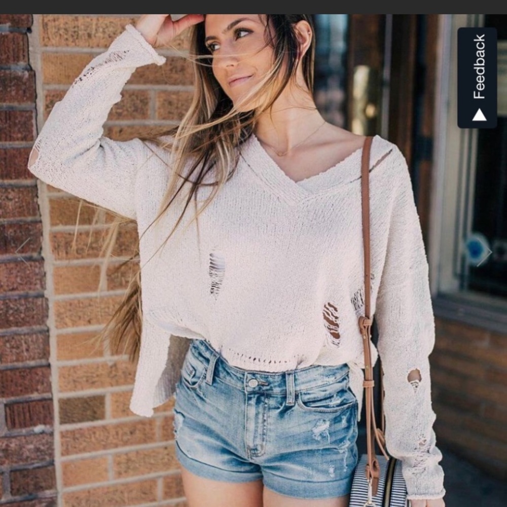 FATE v neck Sweater
